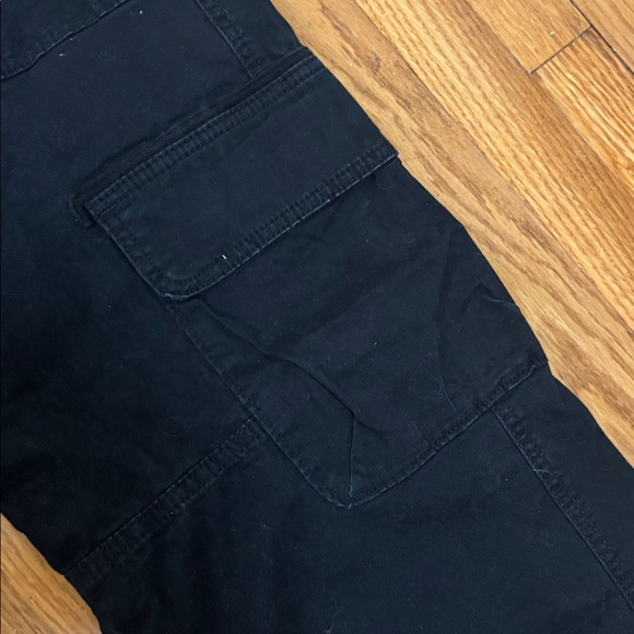 Hollister Black Low-rise Baggy Cargo Pants size 2R (w26R) - Picture 5 of 6